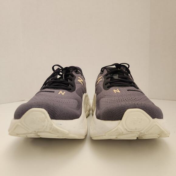 Athletic_Shoes